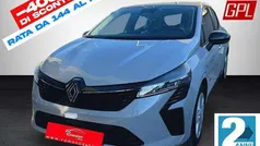 Grigio chiaro Nuova 2024 Renault Clio V Evolution Due volumi | 17.490 € (Buon prezzo)