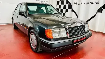 Usata Mercedes 200 122 CV (89 kW) 1991 Grigio Berlina