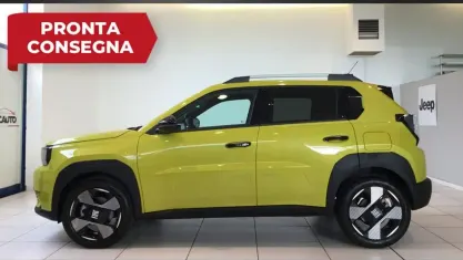 Usata Fiat Grande Panda La Prima 110 CV (80 kW) 2025 Giallo Utilitaria