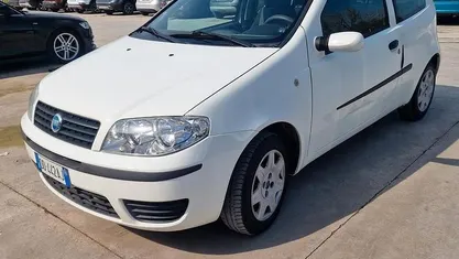 Usata Fiat Punto Dynamic 69 CV (50 kW) 2006 Utilitaria