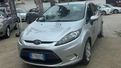 Usata 2013 Ford Fiesta Titanium Tre volumi | 4600 € (Buon prezzo)