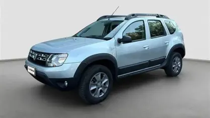 Usata Dacia Duster Lauréate 105 CV (77 kW) 2014 Argento SUV