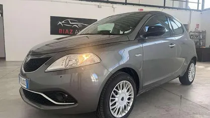 Grigio(met.) Usata 2016 Lancia Ypsilon Gold Due volumi | 7600 € (Buon prezzo)
