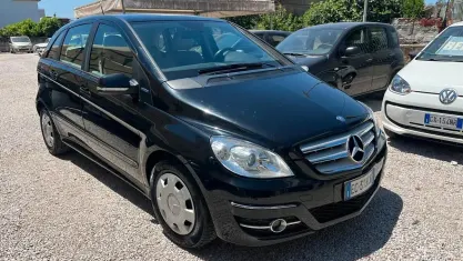 Usata Mercedes B180 116 CV (85 kW) 2010 Nero Monovolume