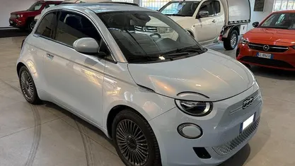 Usata Fiat 500e Business 42 kW (58 CV) 2020 Celestial blue metallizzato Berlina
