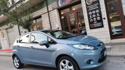 Usata Ford Fiesta 68 CV (50 kW) 2009 Blu Utilitaria