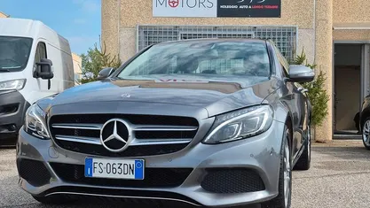 Usata Mercedes C220 194 CV (142 kW) 2018 Grigio montagna Berlina