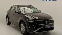 Deep black perlato Usata 2024 VW T-Roc Life SUV | 25.700 € (Buon prezzo)