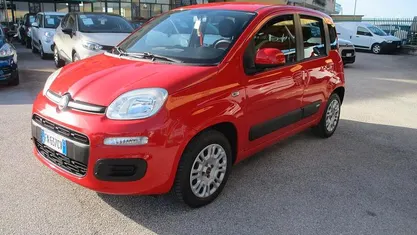 Usata Fiat Panda Lounge 89 CV (65 kW) 2018 Rosso Utilitaria