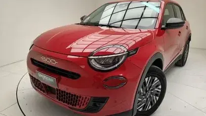 Usata Fiat 600 110 CV (80 kW) 2024 Rosso SUV