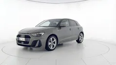 Grigio chronos metallizzato ne Usata 2024 Audi A1 Sportback S-Line Due volumi | 26.300 € (Buon prezzo)