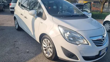 Usata Opel Meriva 120 CV (88 kW) 2013 Monovolume