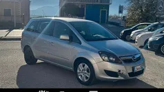 Grigio Usata 2011 Opel Zafira Tre volumi | 1990 € (Buon prezzo)