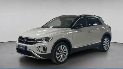 Usata VW T-Roc Style 150 CV (110 kW) 2023 Nero / pastello SUV