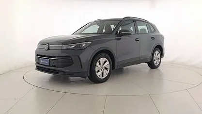 Dolphin grey metallizzato Usata 2024 VW Tiguan Life SUV | 33.900 € (Buon prezzo)