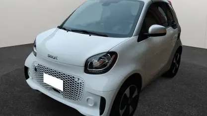 Begagnad Smart ForTwo Electric Drive Passion 60 kW (82 HK) 2023 Vit Cab