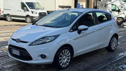 Usata Ford Fiesta 97 CV (71 kW) 2009 Bianco Utilitaria