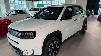 Nuova Fiat Grande Panda Icon 101 CV (74 kW) 2026 Bianco Utilitaria