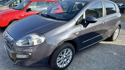 Grigio Usata 2010 Fiat Punto Evo Dynamic Due volumi | 3990 € (Buon prezzo)