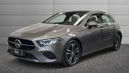 Usata Mercedes A180 Advanced Plus 116 CV (85 kW) 2023 Grigio medio metallizzato Berlina