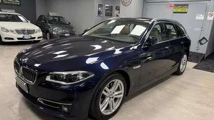 Usata BMW 530 Luxury Line 249 CV (183 kW) 2016 Blu Station wagon