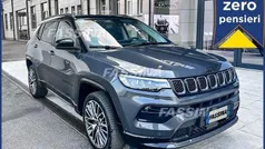 Nero/grigio Usata 2024 Jeep Compass Summit SUV | 27.900 € (Buon prezzo)