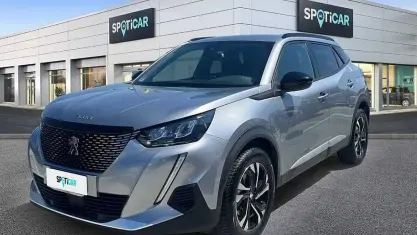 Usata Peugeot 2008 Allure 131 CV (96 kW) 2023 Grigio artense SUV