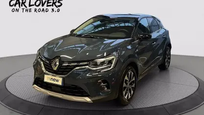 Usado Renault Captur Techno 140 CV (102 kW) 2022 Gris SUV