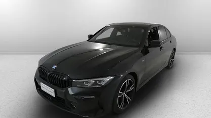 Usata BMW 318 M Sport 150 CV (110 kW) 2023 Black sapphire metallizzato Berlina