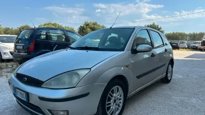 Usata Ford Focus Ambiente 116 CV (85 kW) 2001 Grigio Berlina