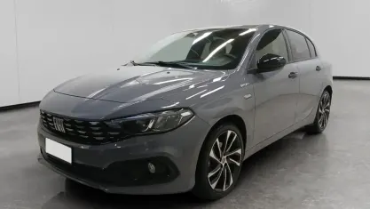 Usata Fiat Tipo Sport 130 CV (95 kW) 2021 Grigio Berlina