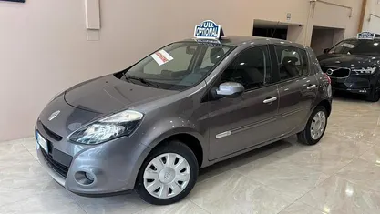 Usata Renault Clio IV 75 CV (55 kW) 2012 Grigio Berlina