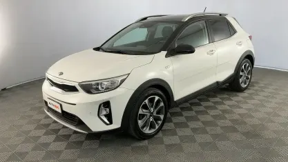 Usata Kia Stonic Style 120 CV (88 kW) 2020 Bianco SUV