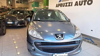 Gray Usata 2007 Peugeot 207 Tre volumi | 2500 € (Molto cara)