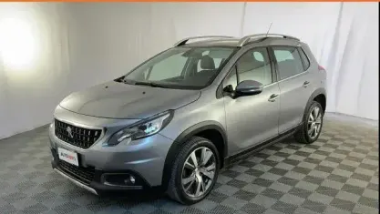 Usata Peugeot 2008 Allure 102 CV (75 kW) 2019 Grigio SUV