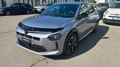 Usata Lancia Ypsilon 101 CV (74 kW) 2025 Utilitaria