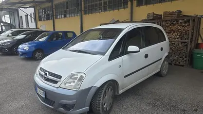 Usata Opel Meriva Enjoy 101 CV (74 kW) 2004 Bianco Monovolume