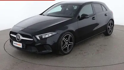 Nero Usata 2019 Mercedes A180 Tre volumi | 20.299 € (Buon prezzo)