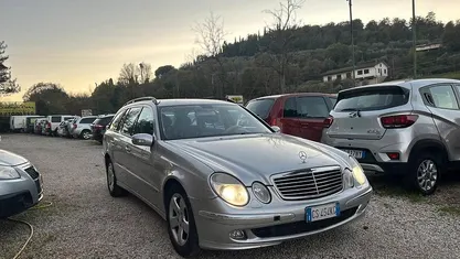 Usata Mercedes E280 Avantgarde 177 CV (130 kW) 2005 Gray Berlina