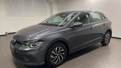 Grigio Usata 2021 VW Polo Tre volumi | 16.500 € (Molto cara)