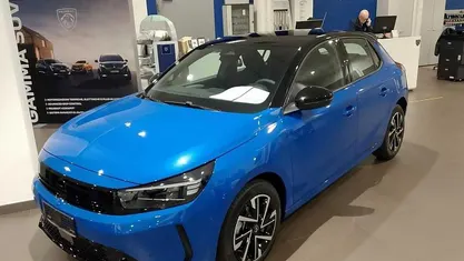 Blu Nuova 2025 Opel Corsa Due volumi | 17.400 € (Buon prezzo)