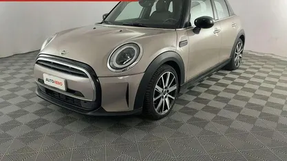 Beige Usata 2022 Mini Cooper Due volumi | 20.999 € (Ottimo prezzo)