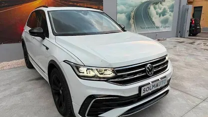 Usata VW Tiguan R-line 150 CV (110 kW) 2019 Bianco SUV