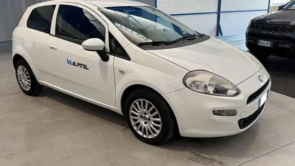 Usata Fiat Punto 75 CV (55 kW) 2015 Bianco pastello Utilitaria