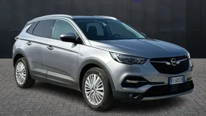 Usata Opel Grandland X Innovation 120 CV (88 kW) 2017 Argento SUV