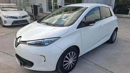 Usata Renault Zoe Life 67 kW (92 CV) 2017 Utilitaria