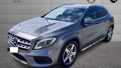 Usata Mercedes GLA180 Premium 122 CV (89 kW) 2019 Grigio SUV