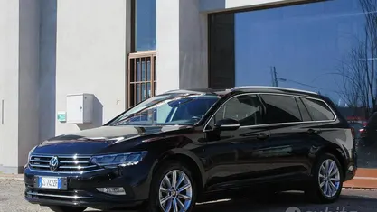 Usata VW Passat Business 122 CV (89 kW) 2024 Nero perla Station wagon