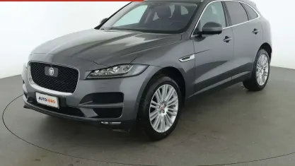 Begagnad Jaguar F-Pace Portfolio 180 HK (132 kW) 2018 Grå SUV
