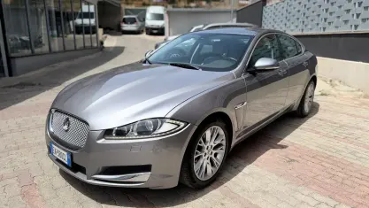 Usata Jaguar XF Prestige 190 CV (139 kW) 2012 Grigio Berlina